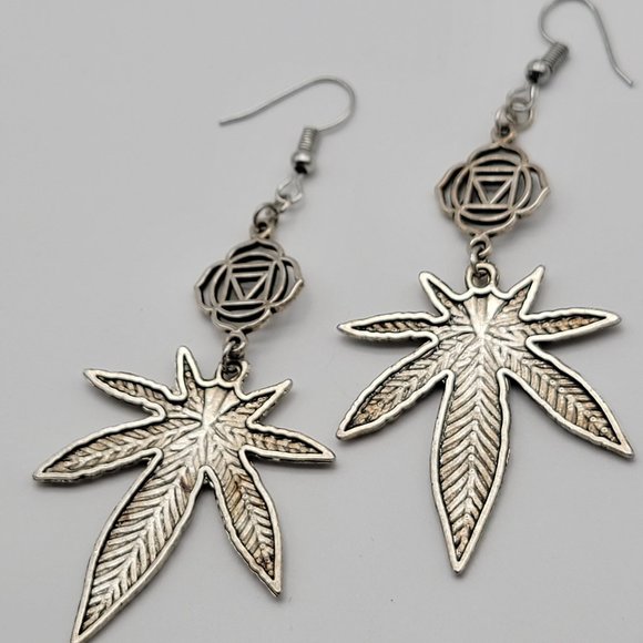 Root Chakra Pot Leaf Earrings Hippie Earrings - Picture 2 of 3